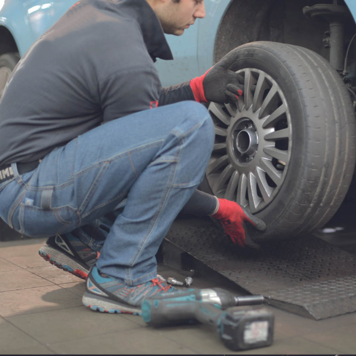Motor Trade Insurance Policy Customer Gets Tyre Replaced