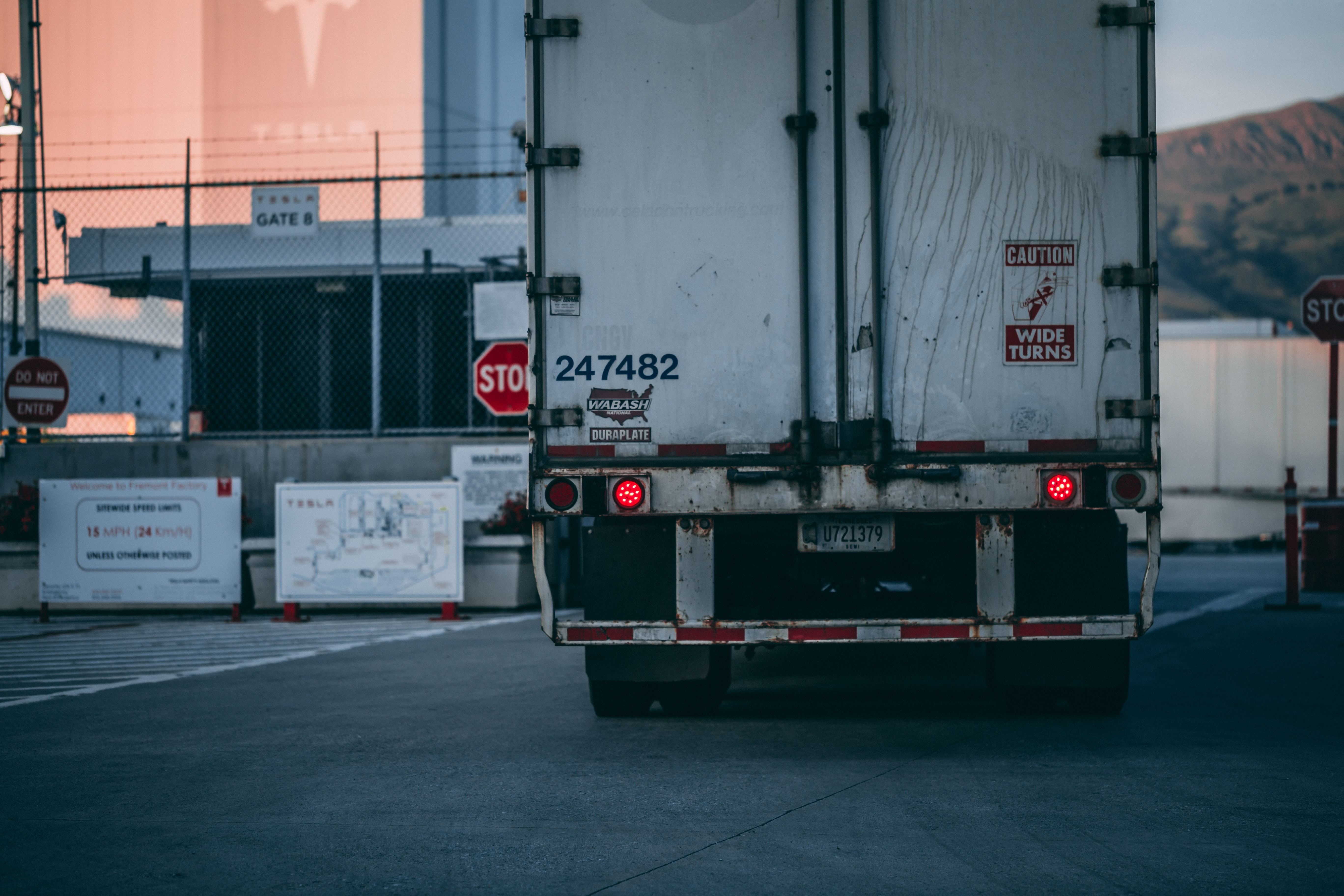 Vitale. Tradex. Courier or Haulage Insurance. 03.12.19 Do You Need Courier or Haulage Insurance?